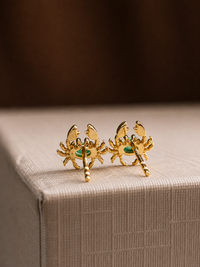Arete cangrejo esmeralda en oro 14k