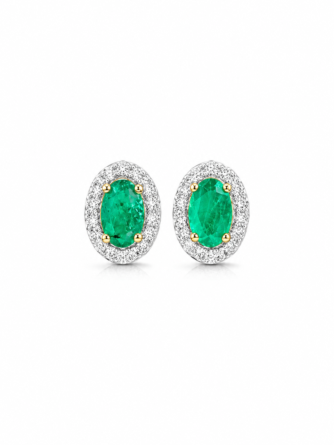 Arete oval de esmeralda con halo de diamantes en oro 14k