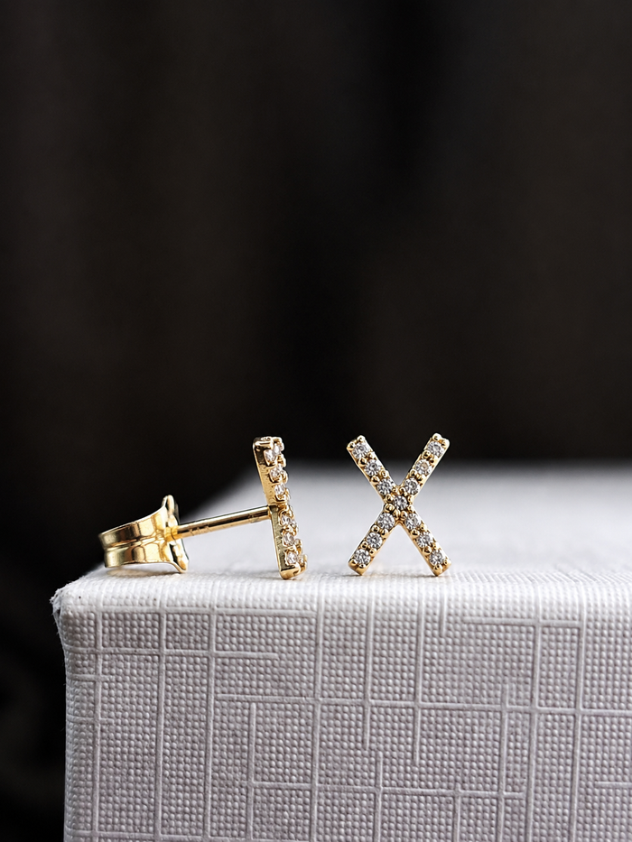 Aretes X con diamantes naturales en oro 14k