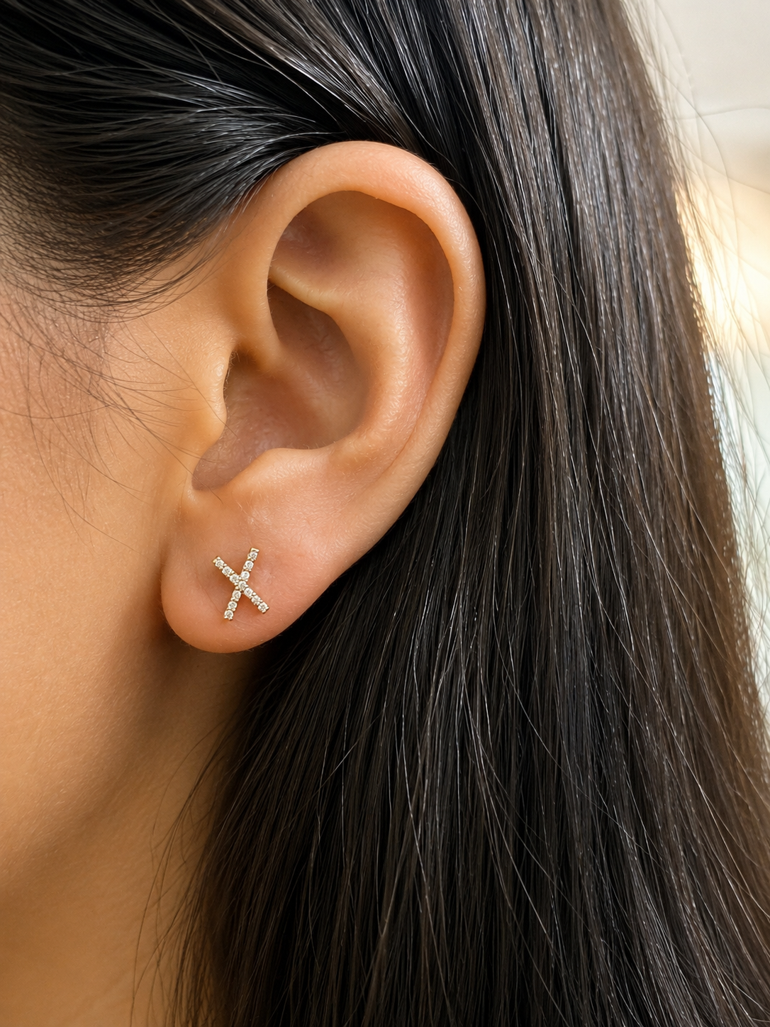 Aretes X con diamantes naturales en oro 14k