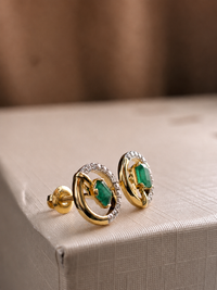 Arete mini esmeralda con diamantes naturales en oro 14k