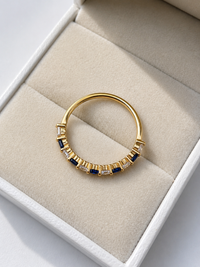 Anillo de zafiro con diamantes naturales en oro 14k