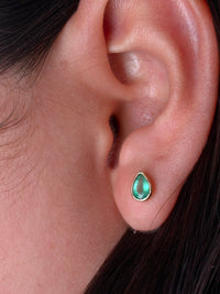 Arete esmeralda gota biselado oro 14k