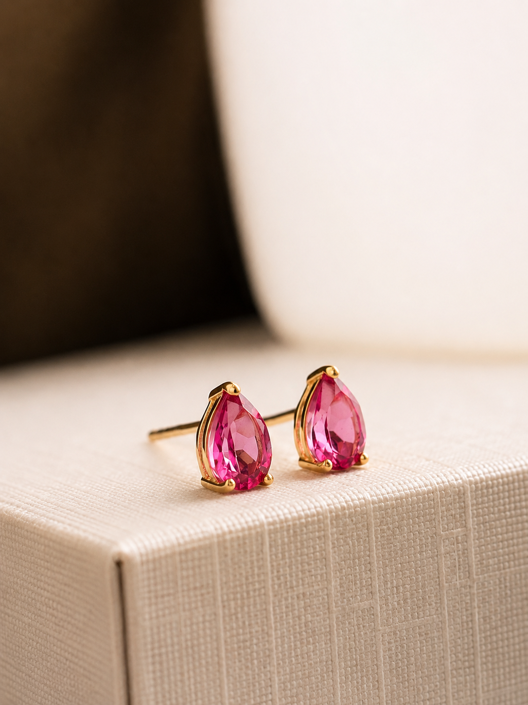 Arete de gota Turmalina Rosa en oro 14k