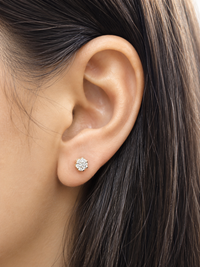 Aretes de diamantes naturales en oro 10k