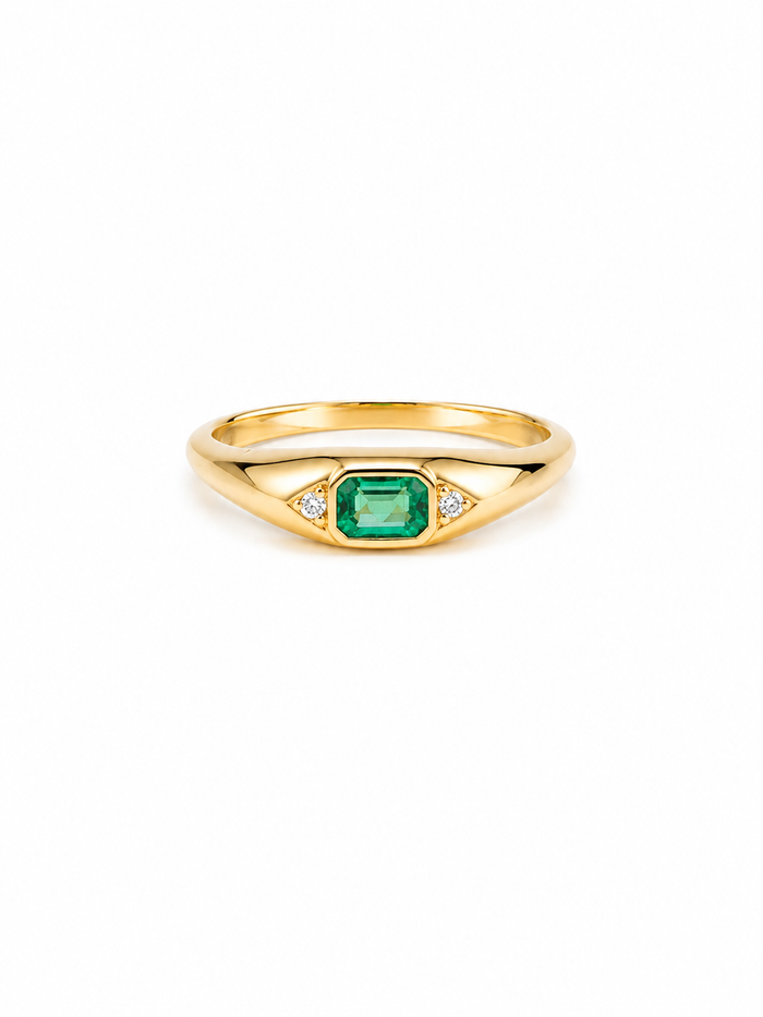 Anillo de esmeralda con 2 diamantes en oro 14k