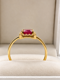 Anillo de rubi con halo de diamante en oro 14k