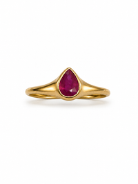 Anillo de rubi en gota bicelado en oro 14k