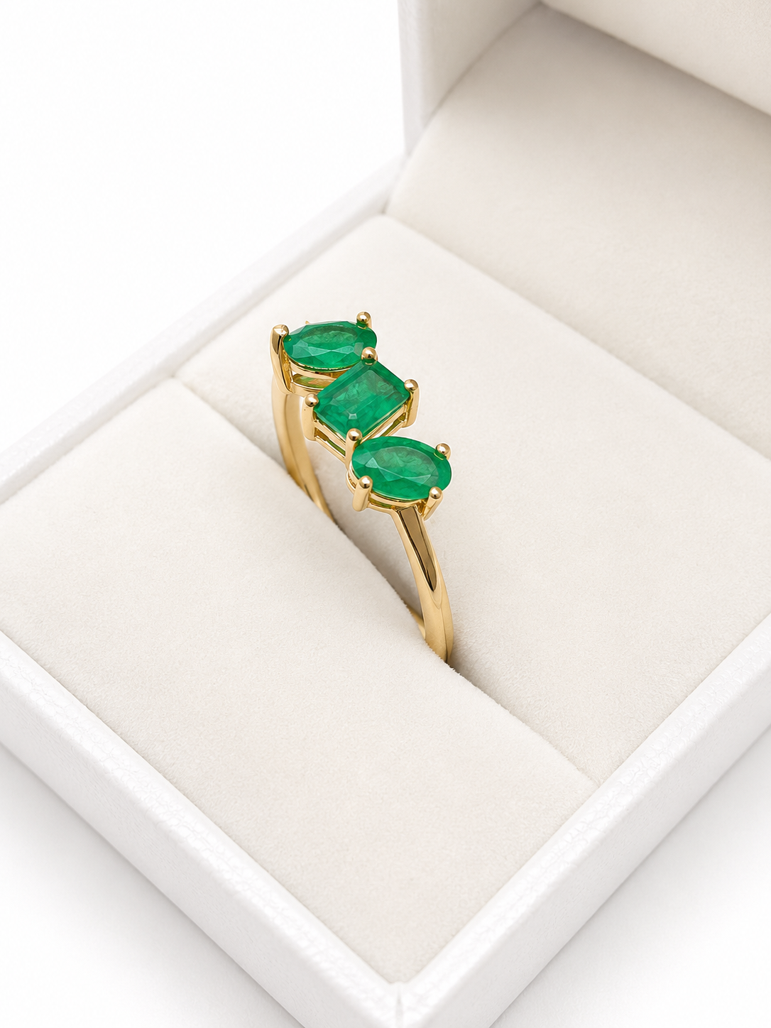 Anillo de esmeralda natural en oro 14k