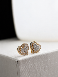 Arete de corazón con diamantes naturales en oro 10k