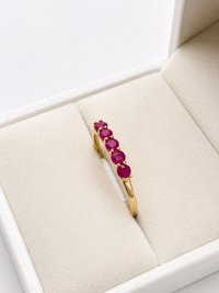 Anillo 5 rubíes en oro amarillo 14k