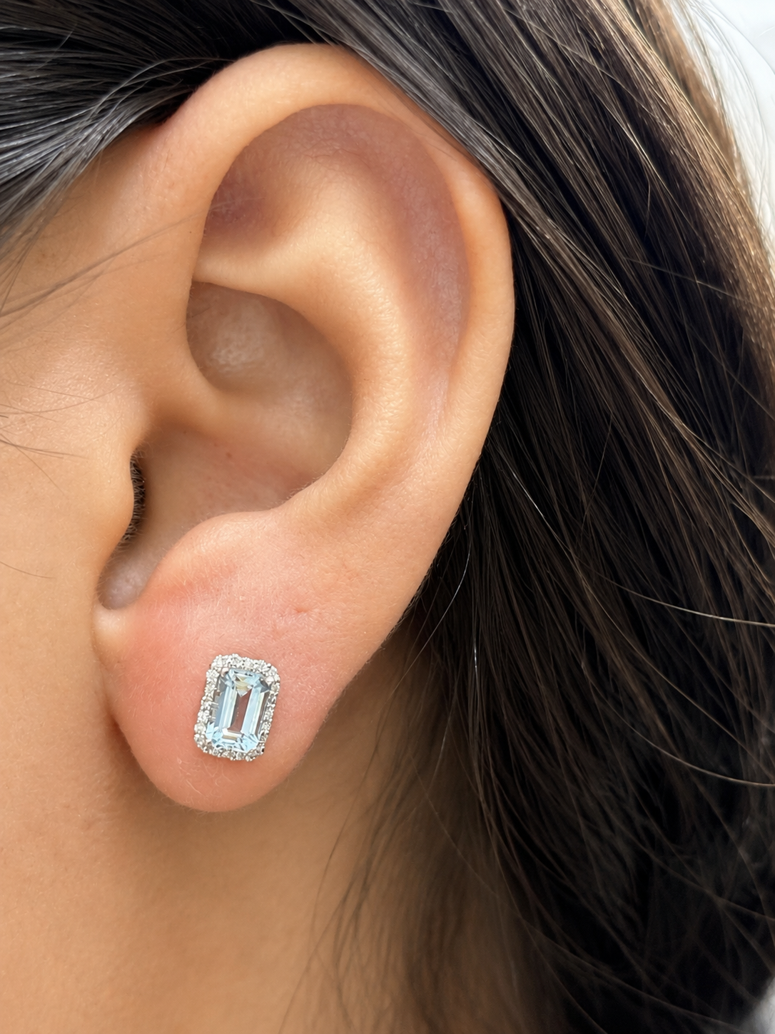 Aretes de aguamarina con halo de diamantes en oro 14k