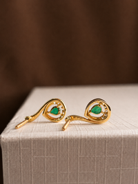Arete de esmeralda con diamantes en oro 14k