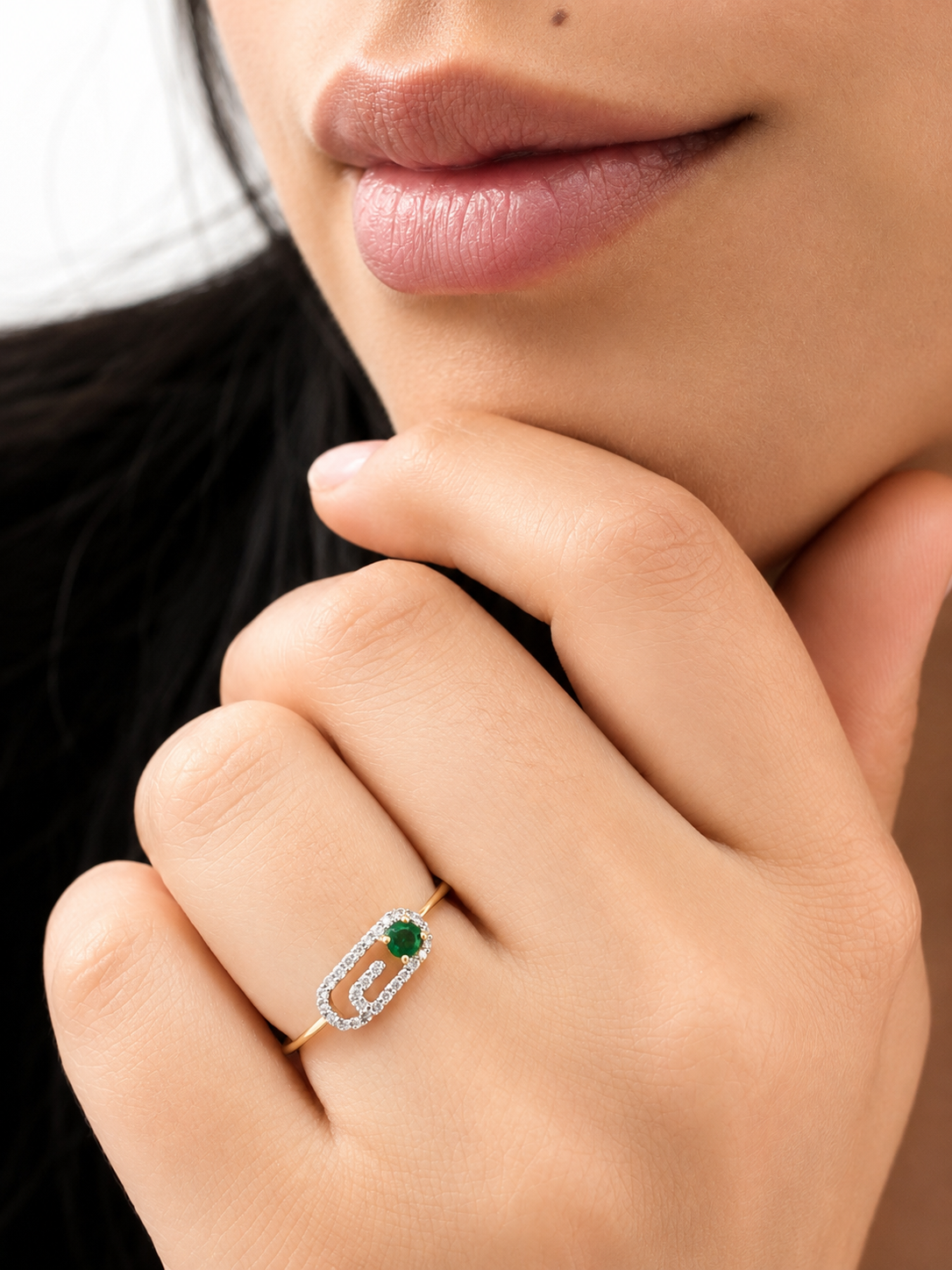 Anillo de esmeralda mini con diamantes naturales en oro 14k