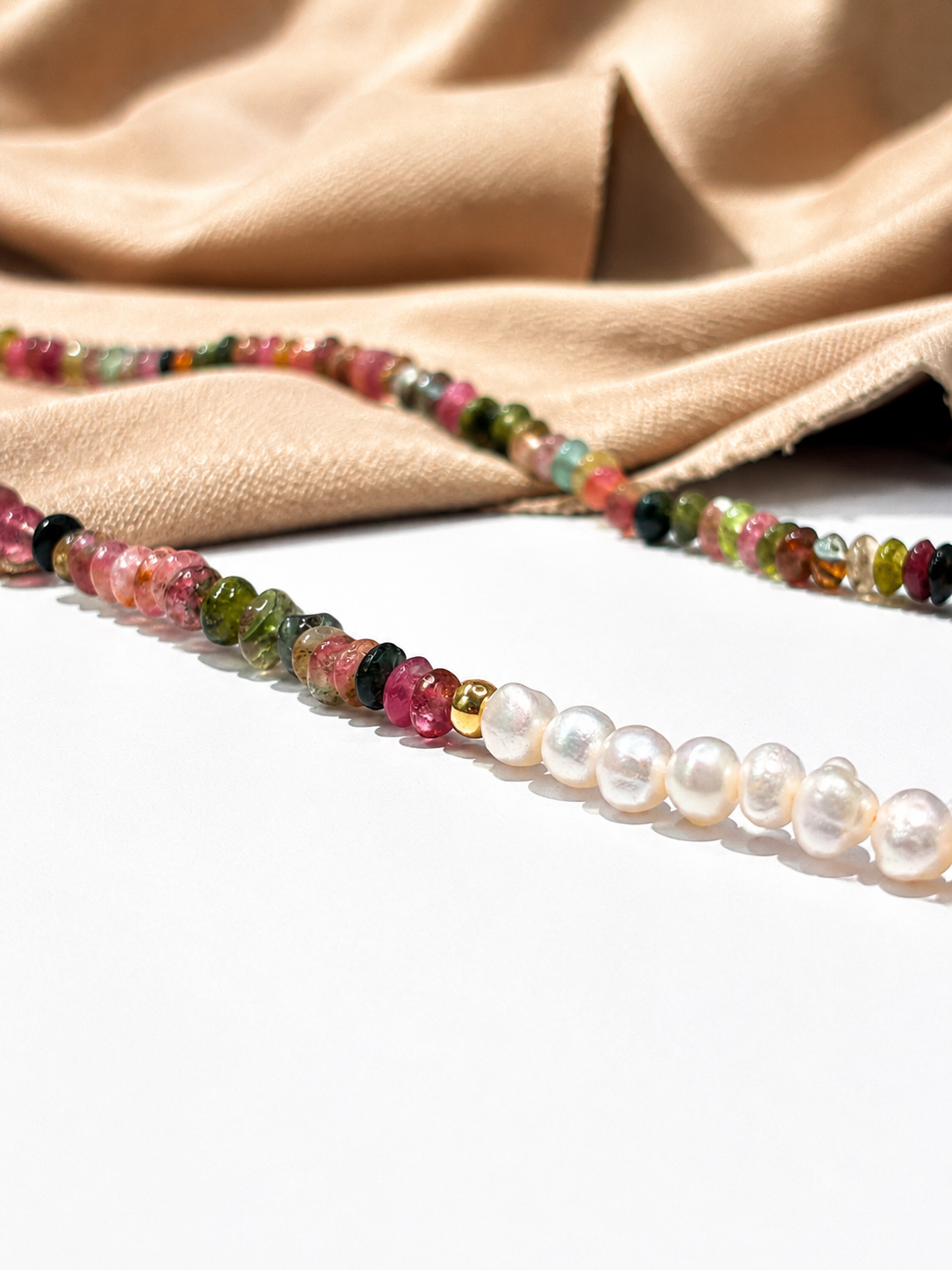 Collar Turmalina y perla con broche oro 10k