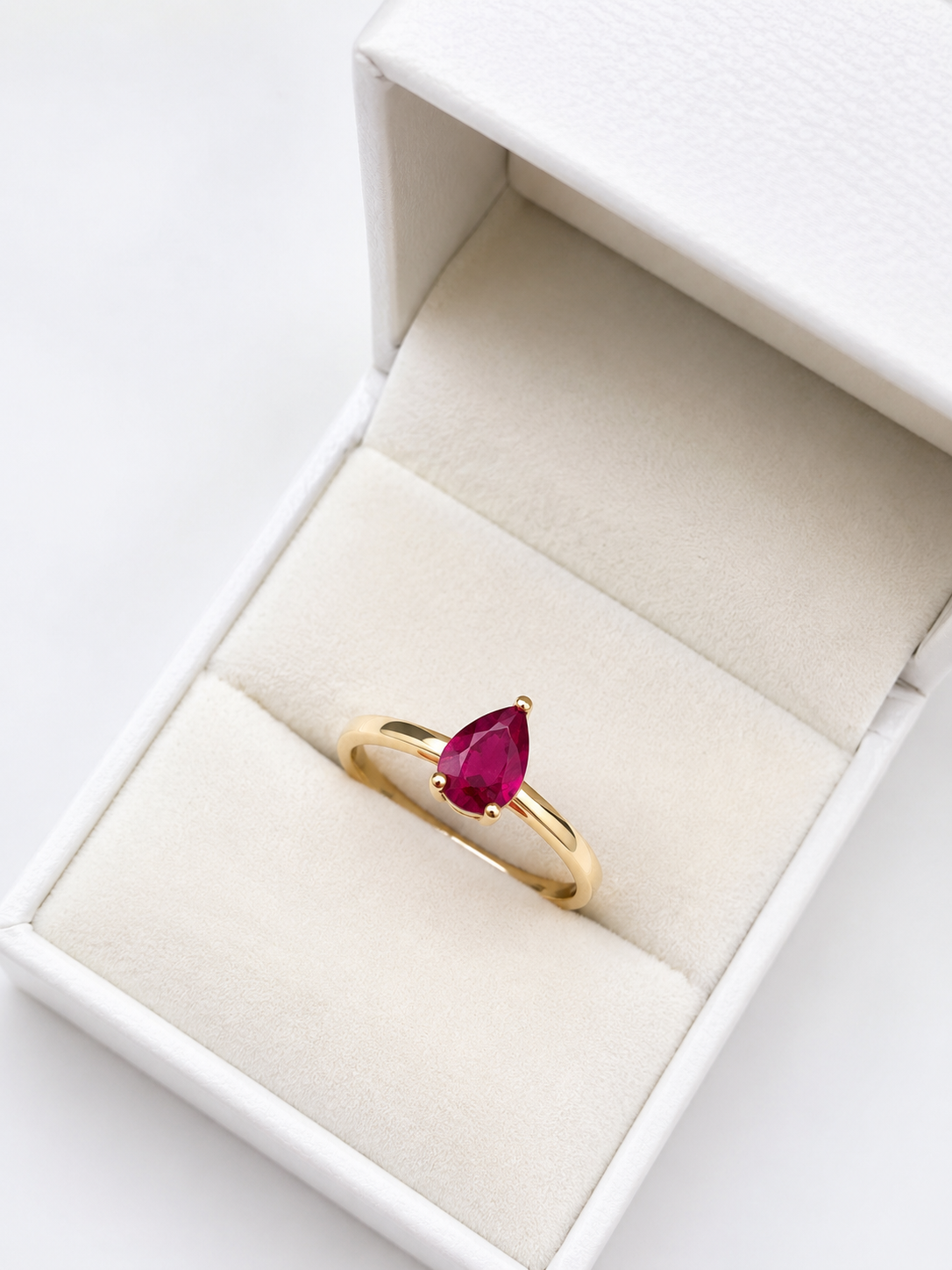Anillo de rubi en gota oro 14k