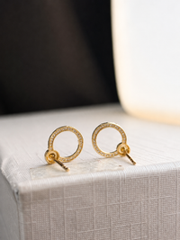 Aretes silueta diamantes naturales en oro 14k