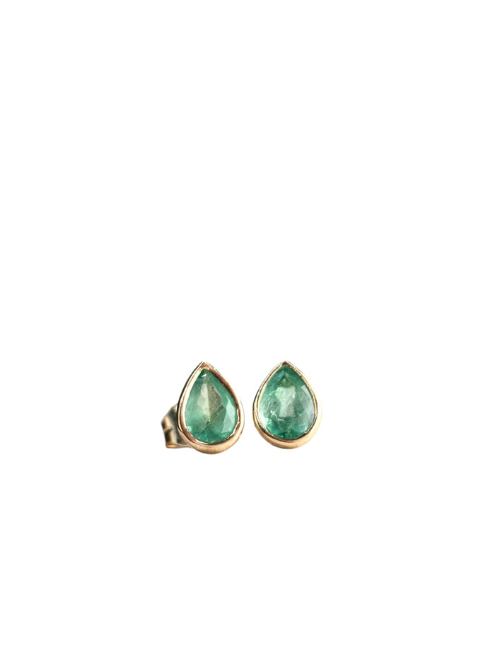 Arete esmeralda gota biselado oro 14k