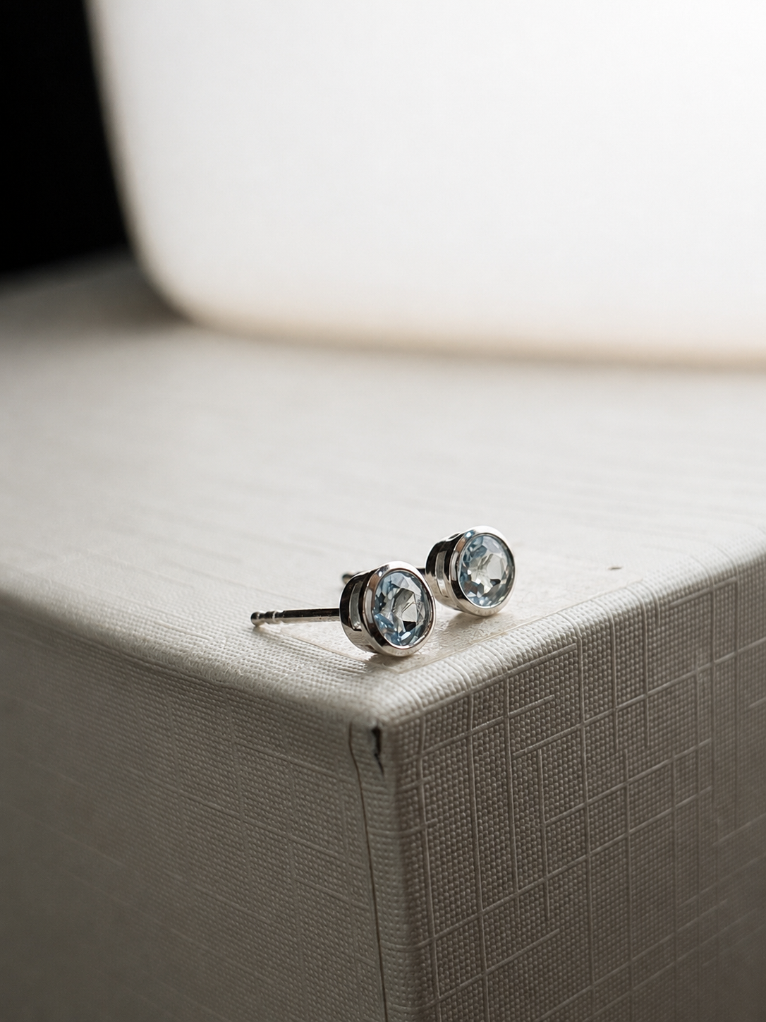 Aretes de Aguamarina en oro blanco 14k