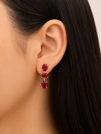 Arete largo de rubí en oro 14k