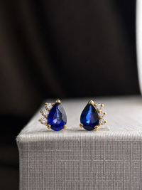 Arete gitano de zafiro con 3 mini diamantes en oro 14k
