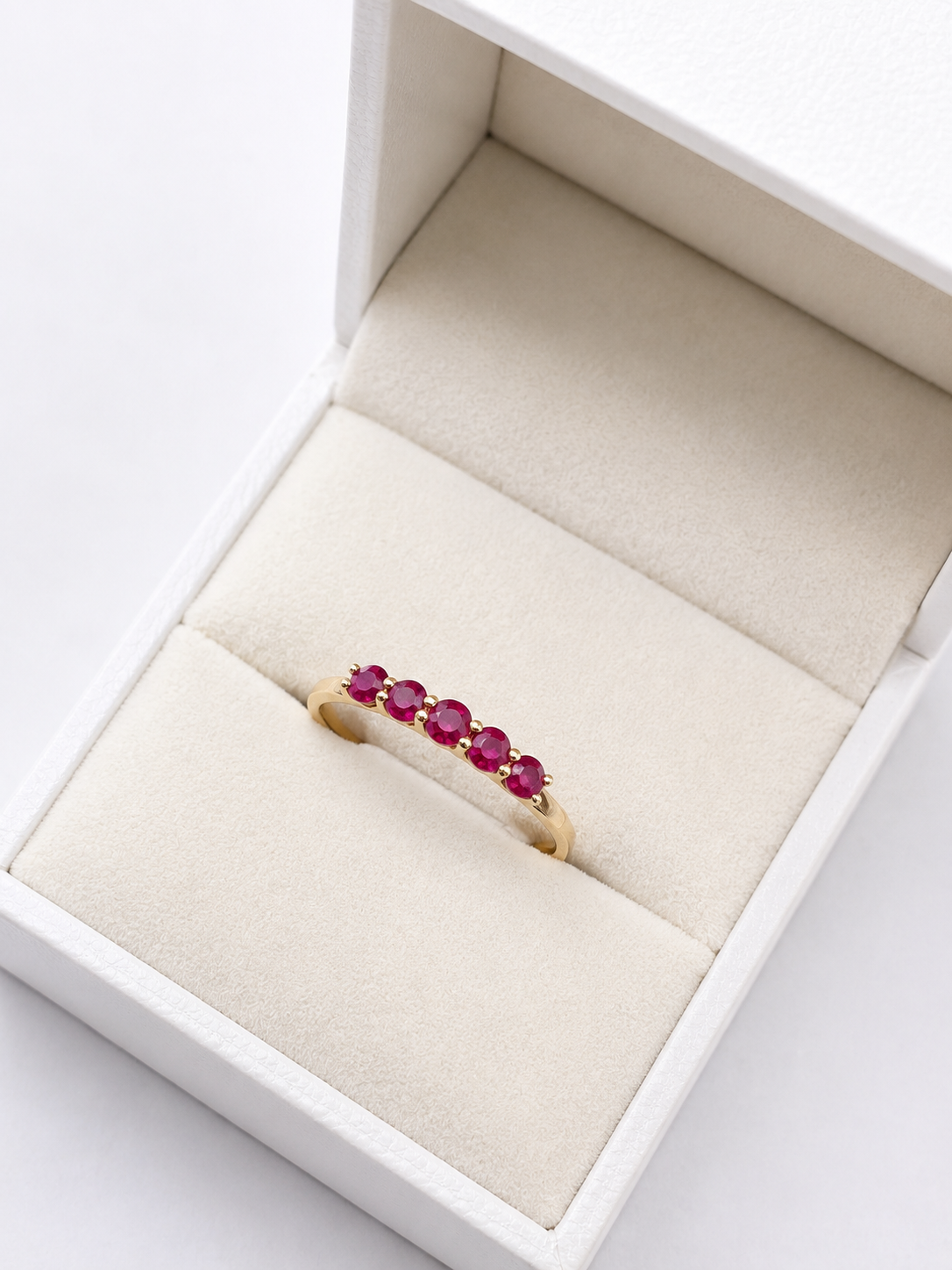 Anillo 5 rubíes en oro amarillo 14k