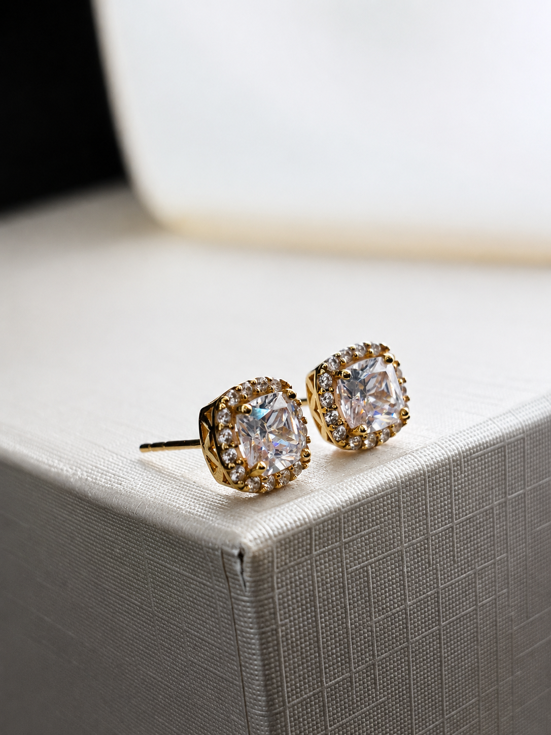 Aretes Diamante de lab. En oro 14k