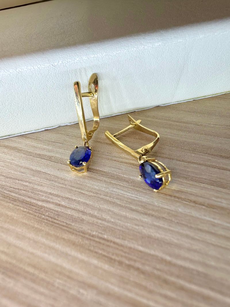 Arete zafiro en oro 14k