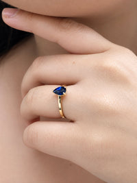 Anillo de zafiro gota en oro 14k