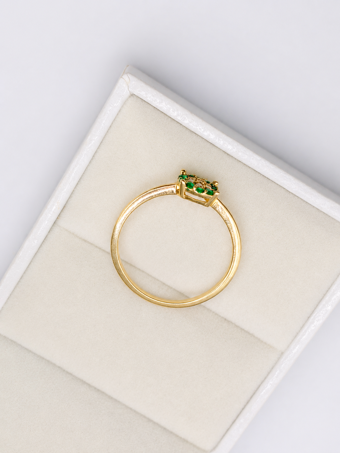 Anillo de esmeraldas con diamantes naturales en oro 14k