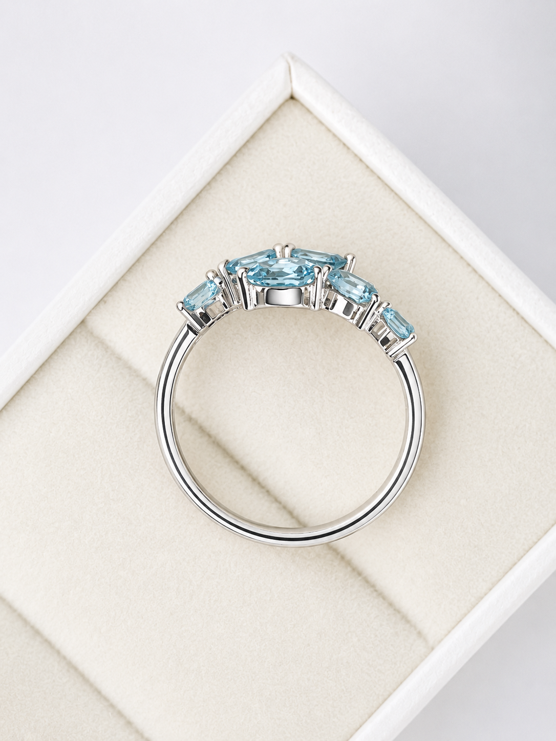 Anillo aguamarina gotas en oro blanco 14k