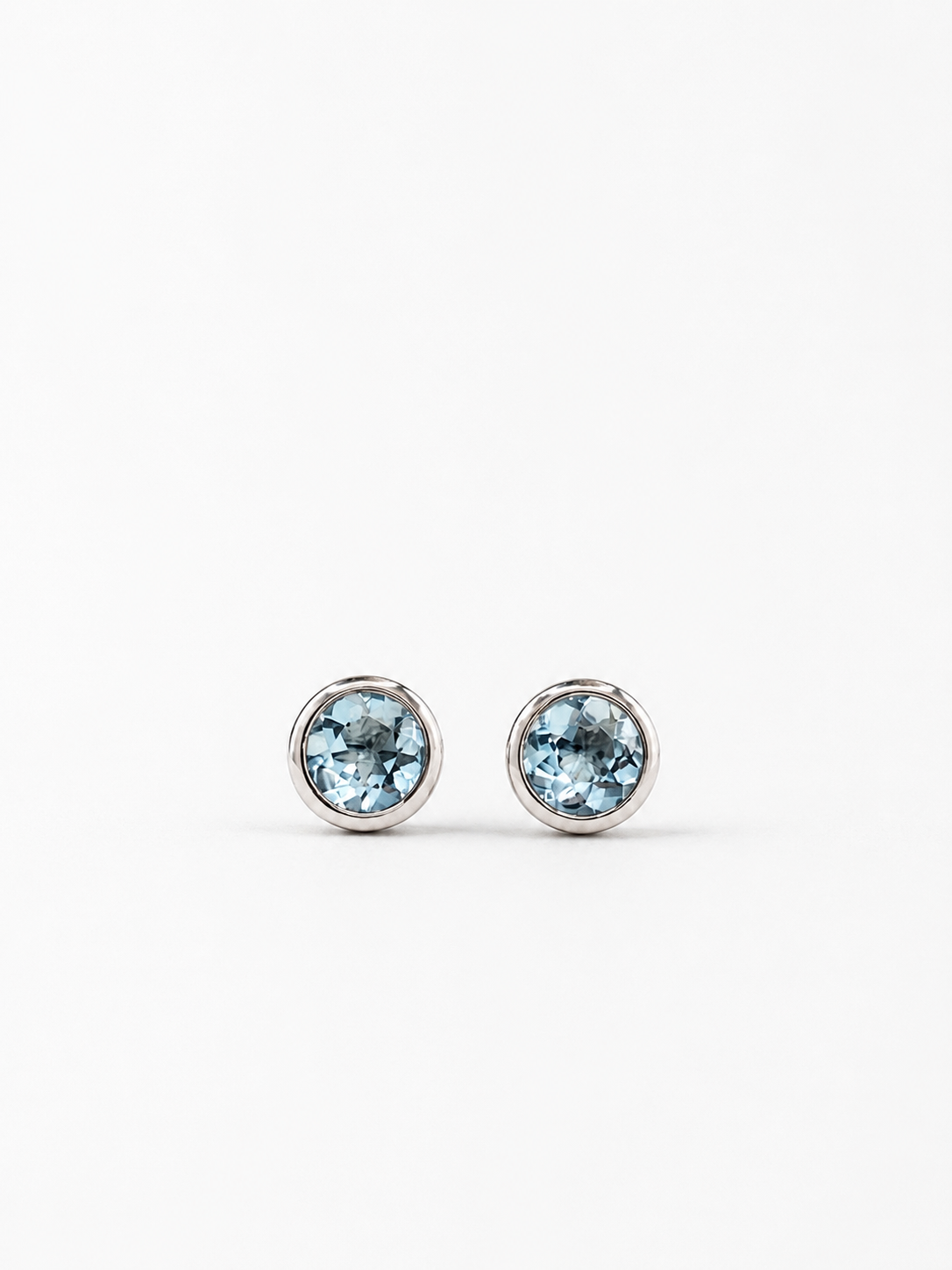 Aretes de Aguamarina en oro blanco 14k
