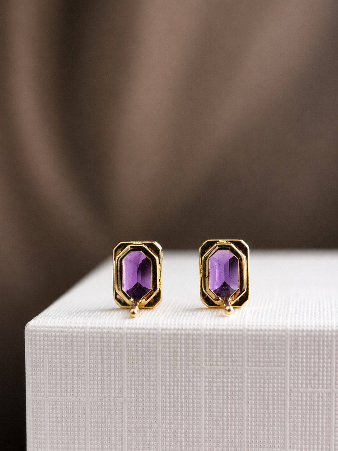 Arete de amatista biselado en oro 14k