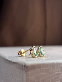 Arete esmeralda gota biselado oro 14k