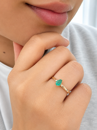 Anillo Gota de esmeralda en oro 14k