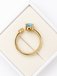 Anillo aguamarina y 3 diamantes en oro 14k
