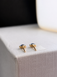 Arete mini zafiro en oro 10k