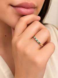 Anillo churumbella de esmeralda y diamantes en oro 14k