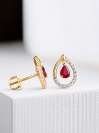 Arete gota de rubí con diamantes naturales en oro 14k