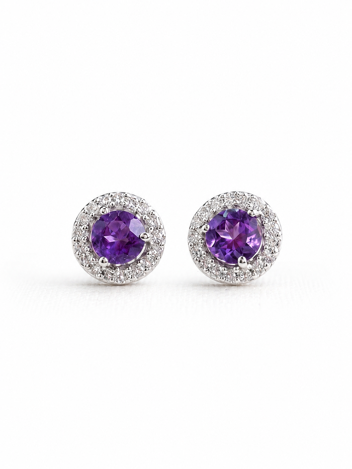 Arete de amatista con halo de diamantes en oro blanco 14k