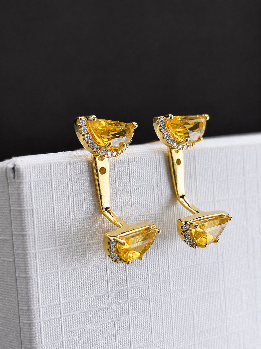 Arete de citrino con diamantes en oro 14k