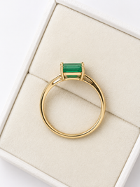 Anillo de esmeralda con 2 mini diamantes en oro 14k