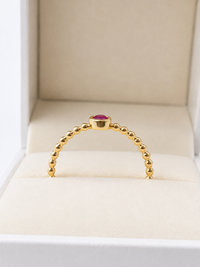 Anillo con mini rubi en oro 14k