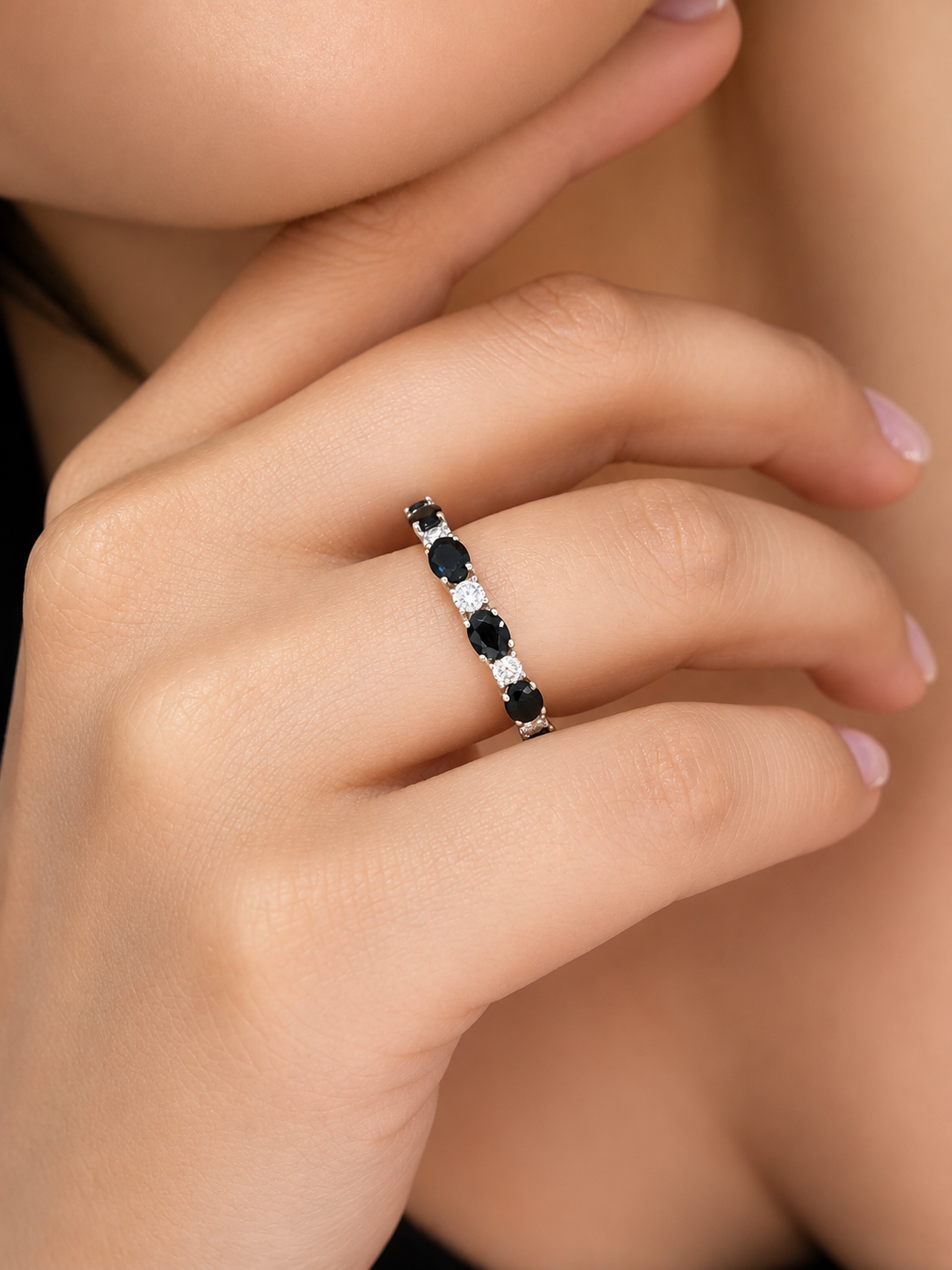 Anillo de zafiro con diamantes naturales en oro 10k