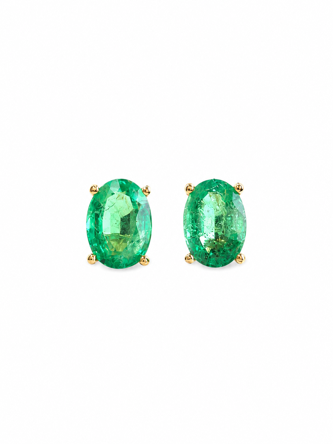 Arete oval de esmeralda en oro 14k