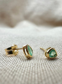 Arete gota de esmeralda