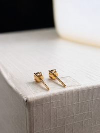 Arates mini diamante natural en oro 14k