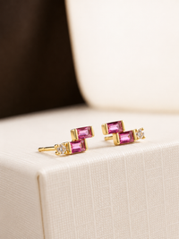 Arete Turmalina Rosa con un mini diamante en oro 14k
