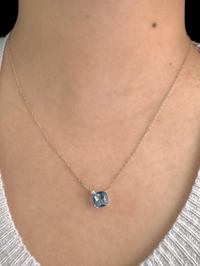 Gargantilla Topacio con diamante oro 14k