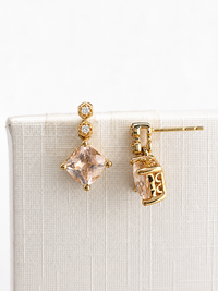 Arete de Morganita y 2 diamantes en oro 10k